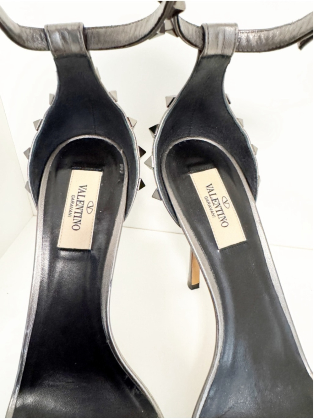 VALENTINO GARAVANI Rockstud metallic leather sandals Size 40 - Picture 9 of 10